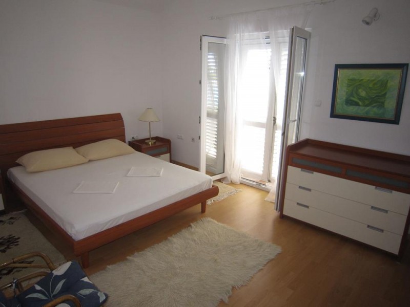 05a Bedroom 1